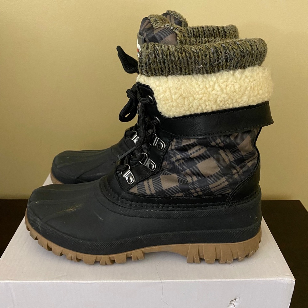 STORM COUGAR Women's Winter and Snow Boots size 6 Taupe-plaid
